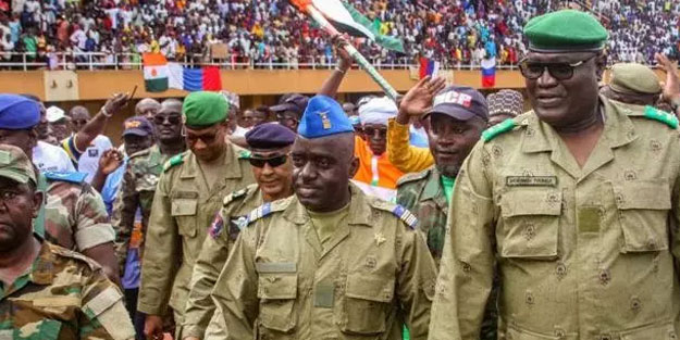 Askeri müdahale masadaydı! Nijer'den ECOWAS kararı