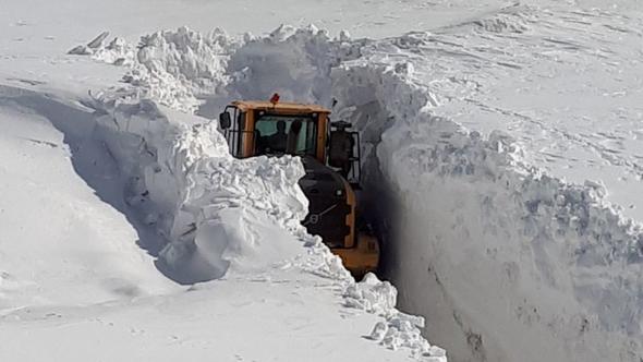 Bu yol askeri üs bölgesinin yolu! Ulaşmak için bunu yaptılar