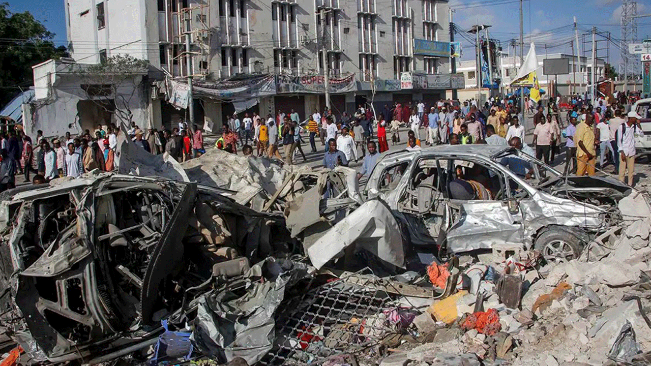 Askeri üsse bombalı intihar saldırısı: 10 ölü, 30 yaralı
