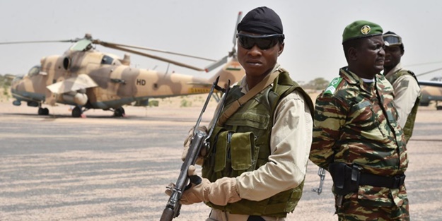 Askeri üsse saldırı! 73 asker öldü