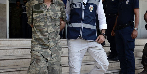 Askeriyeye FETÖ operasyonu! Üsteğmen...