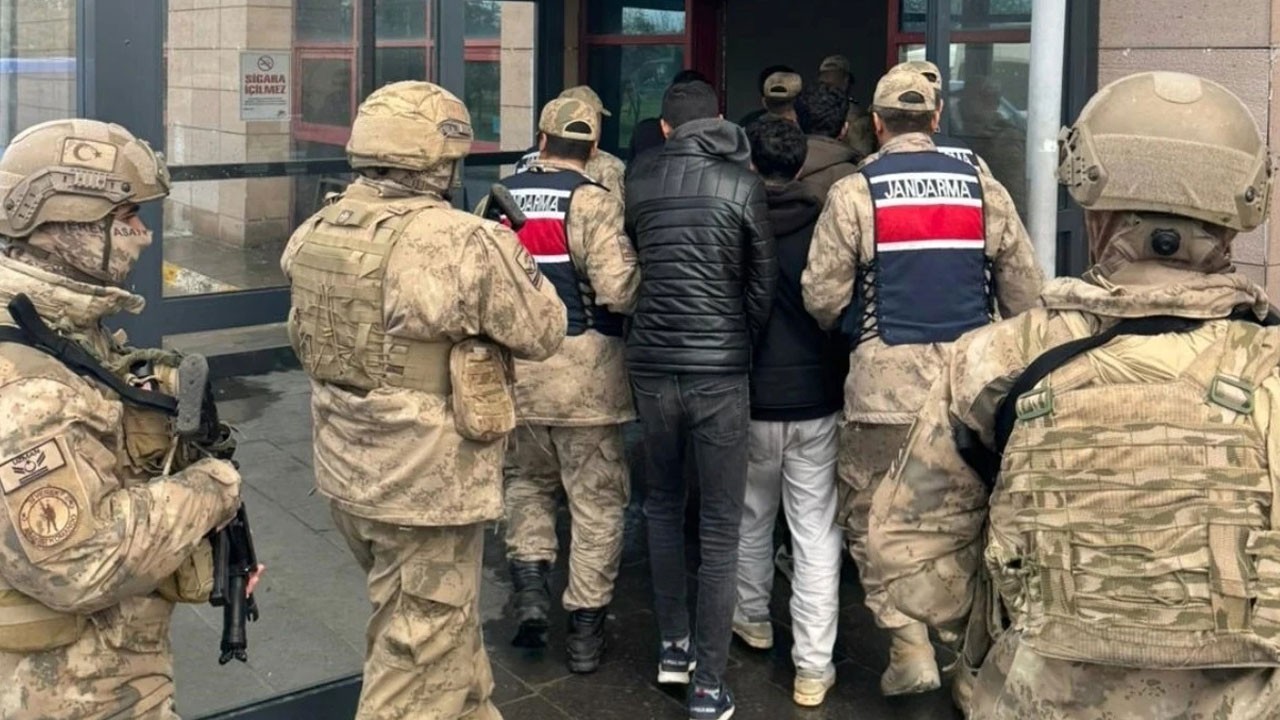 'Askerliğe elverişsiz' raporu düzenleyen çeteye baskın: 10 kişi tutuklandı