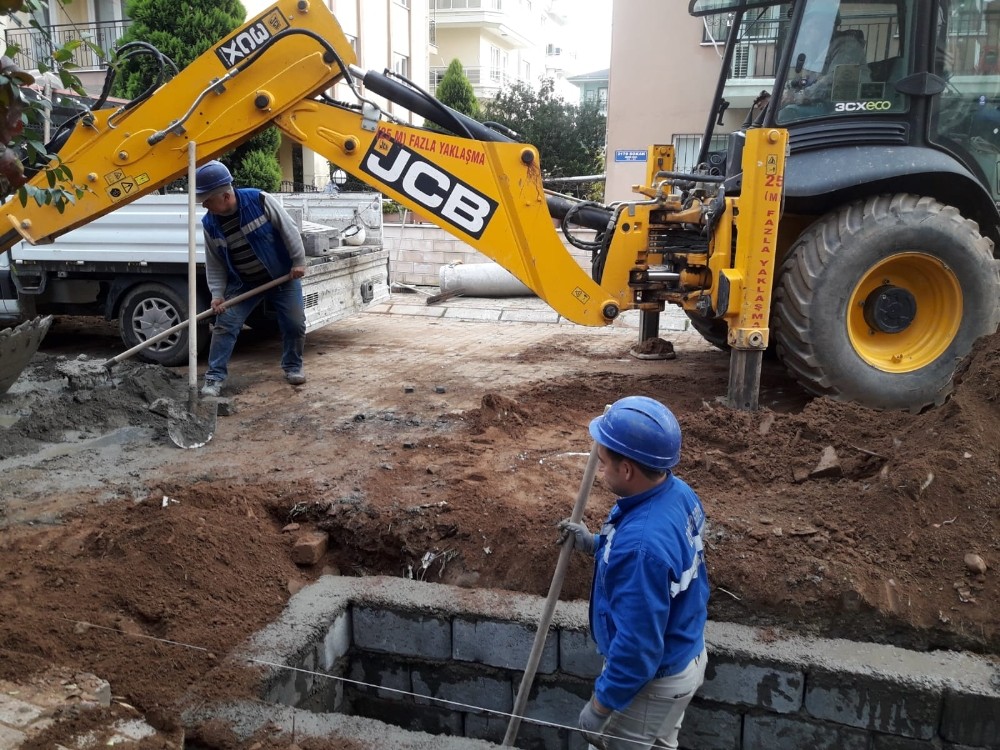 ASKİ Aydın’da çalışmalarına devam ediyor 
