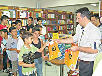 ‘Askıda Kur’an’ kampanyasında 3 bin kişiye Kur’an hediye edildi