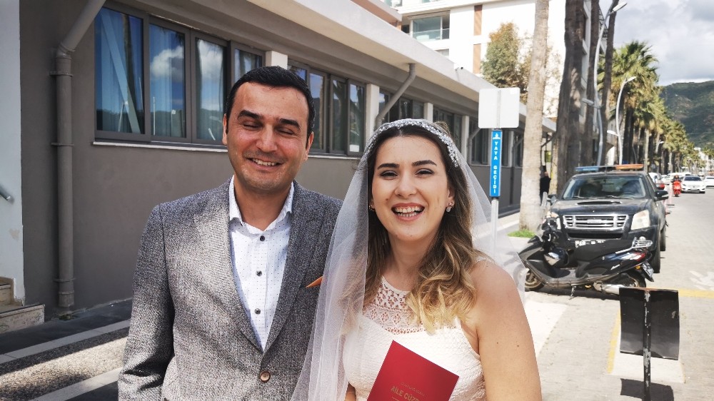 Aşkları ve yuva kurma hayallerine Korona virüsü engel olamadı 