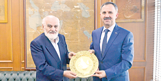 ASKON Başkanı Cesur, Yeni Akit’i ziyaret etti