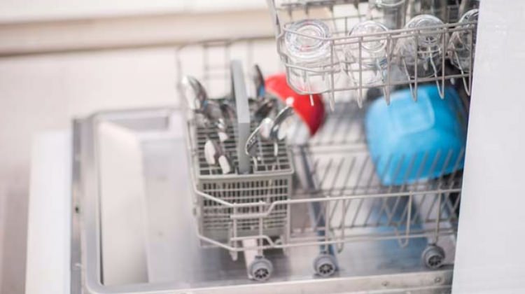 Asla bulaşık makinesine koymayın!