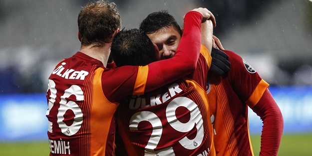 Aslan derbide kükredi