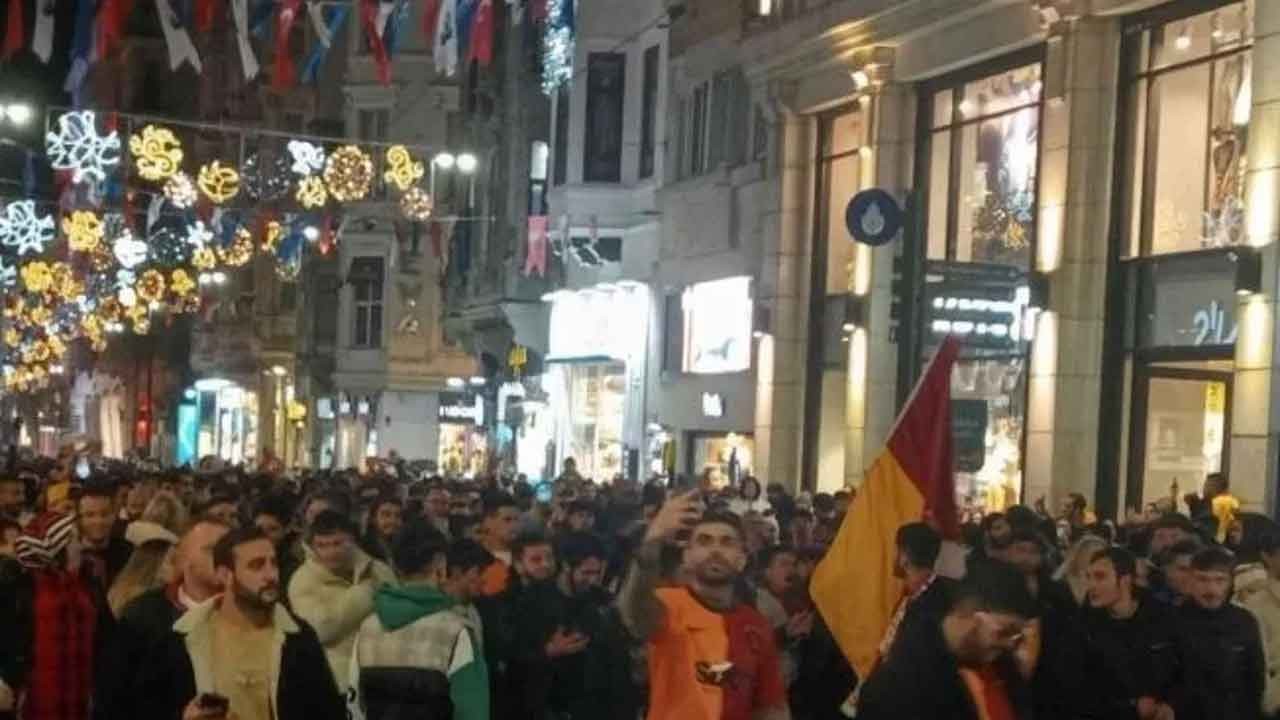Aslan derbide kükredi şampiyonluk ateşini yaktı! Galatasaray Fenerbahçe’yi 3-0 ile geçti!
