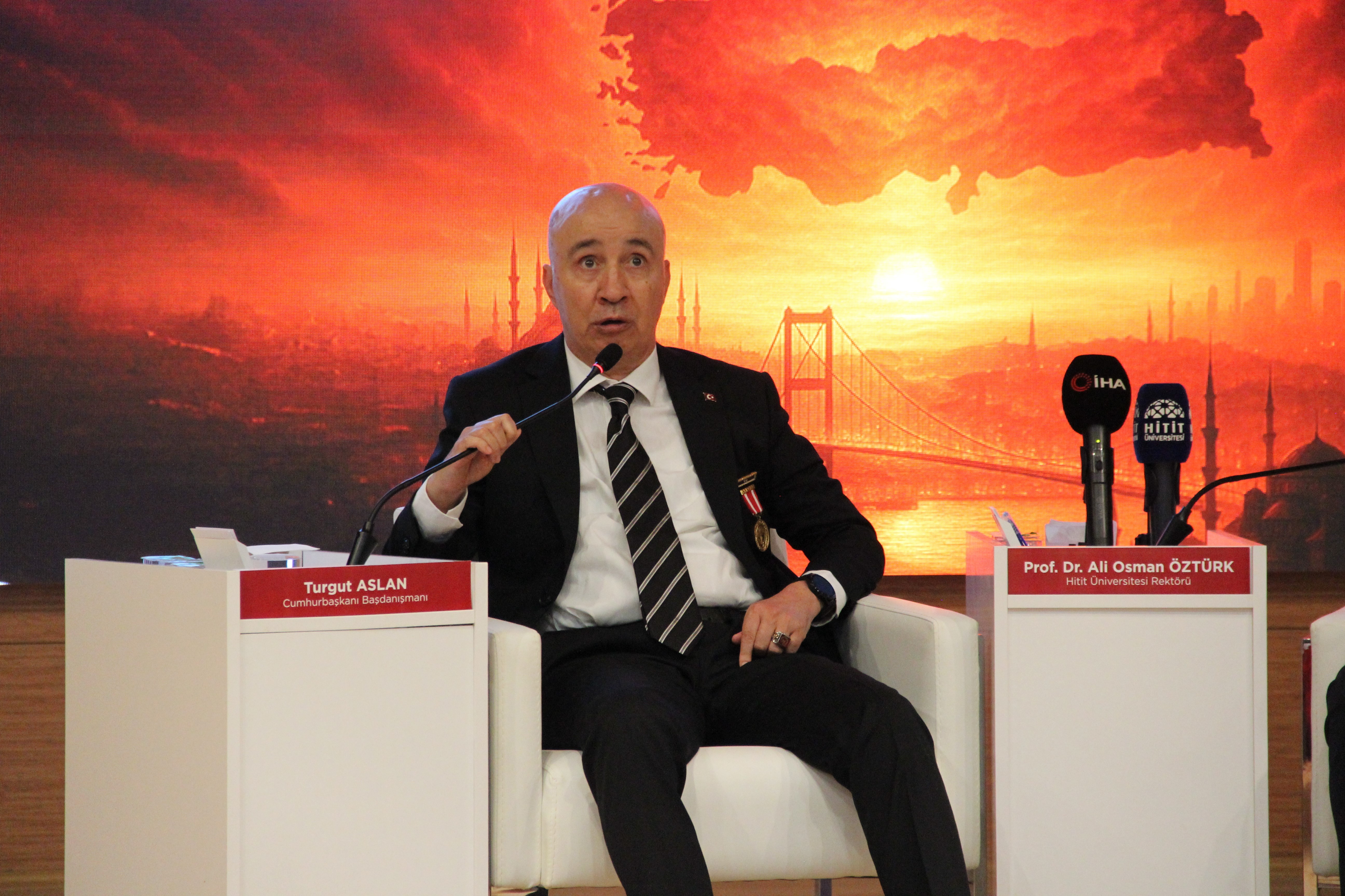 Aslan: Eğer FETÖ kazansaydı, demokrasi ve halk kaybetmiş olacaktı