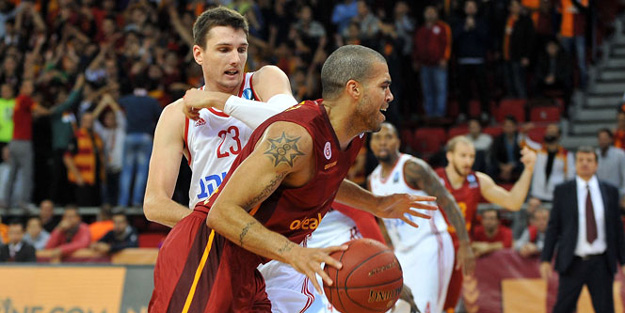 Aslan potada farklı!