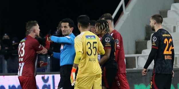 Aslan, Sivas'ta üçü kaptı!