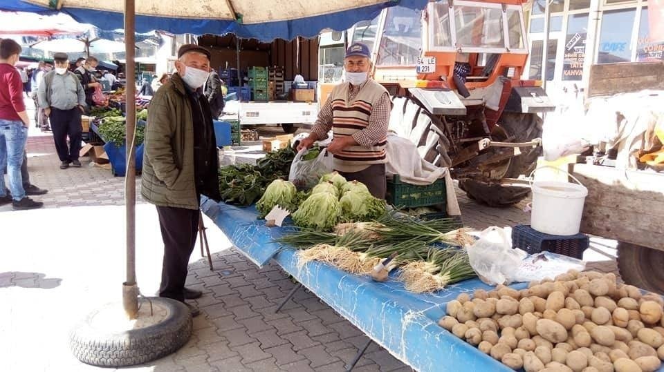 Aslanapa ilçe pazarı açıldı 