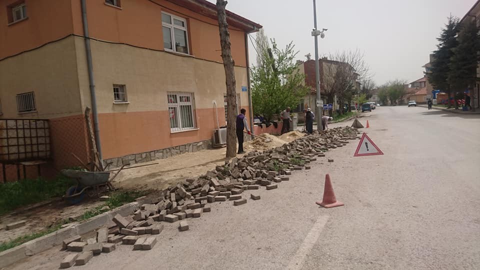 Aslanapa’da alt yapı çalışmaları aralıksız devam ediyor 