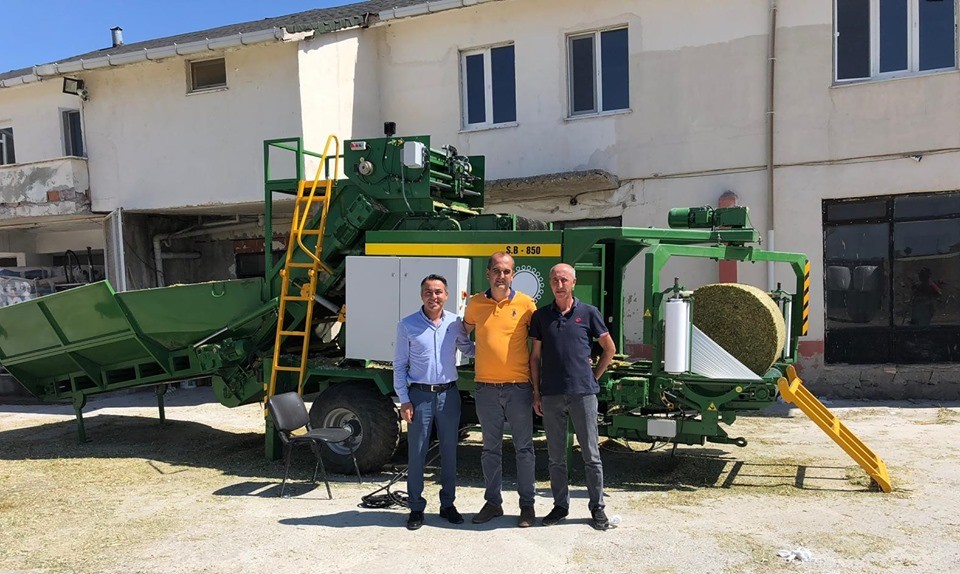 Aslanapa’da bir ilk ’’Silaj paketleme tesisi’’ 