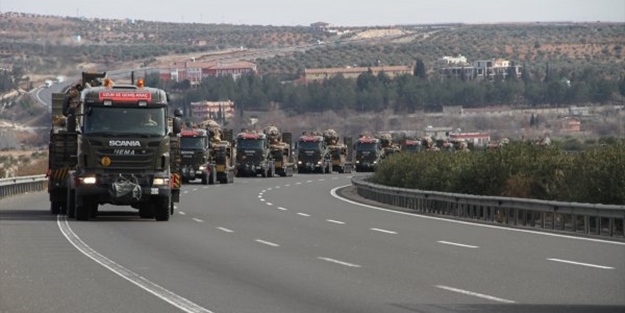 Aslanlar yola çıktı! Kaçacak delik arayacaksınız