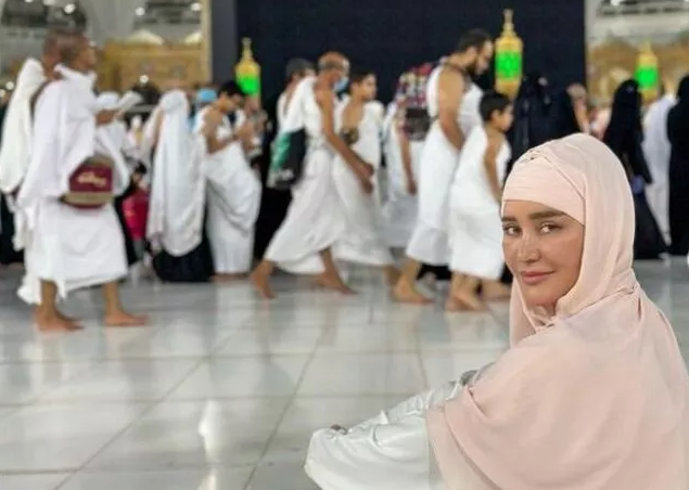 Aslı Şen, umreden o ürünün reklamını yaptı! Sosyal medya ayağa kalktı