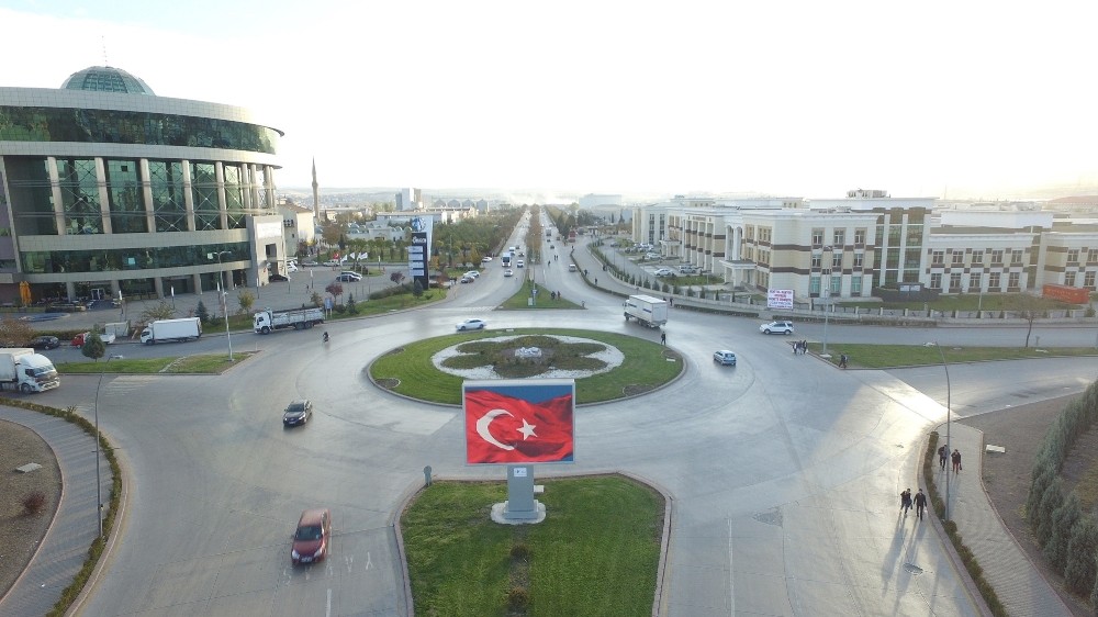 ASO 1. OSB Başkanı Niyazi Akdaş: “Bölgemiz 40 bin kişinin çalıştığı bir sanayi şehri” 