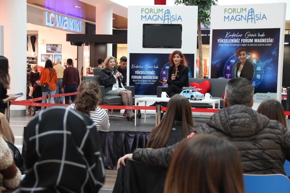 Astroloji meraklıları Forum Magnesia’da buluştu 