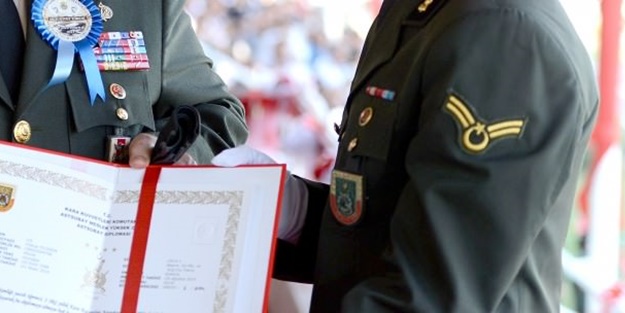 Astsubay evinde ölü bulundu!