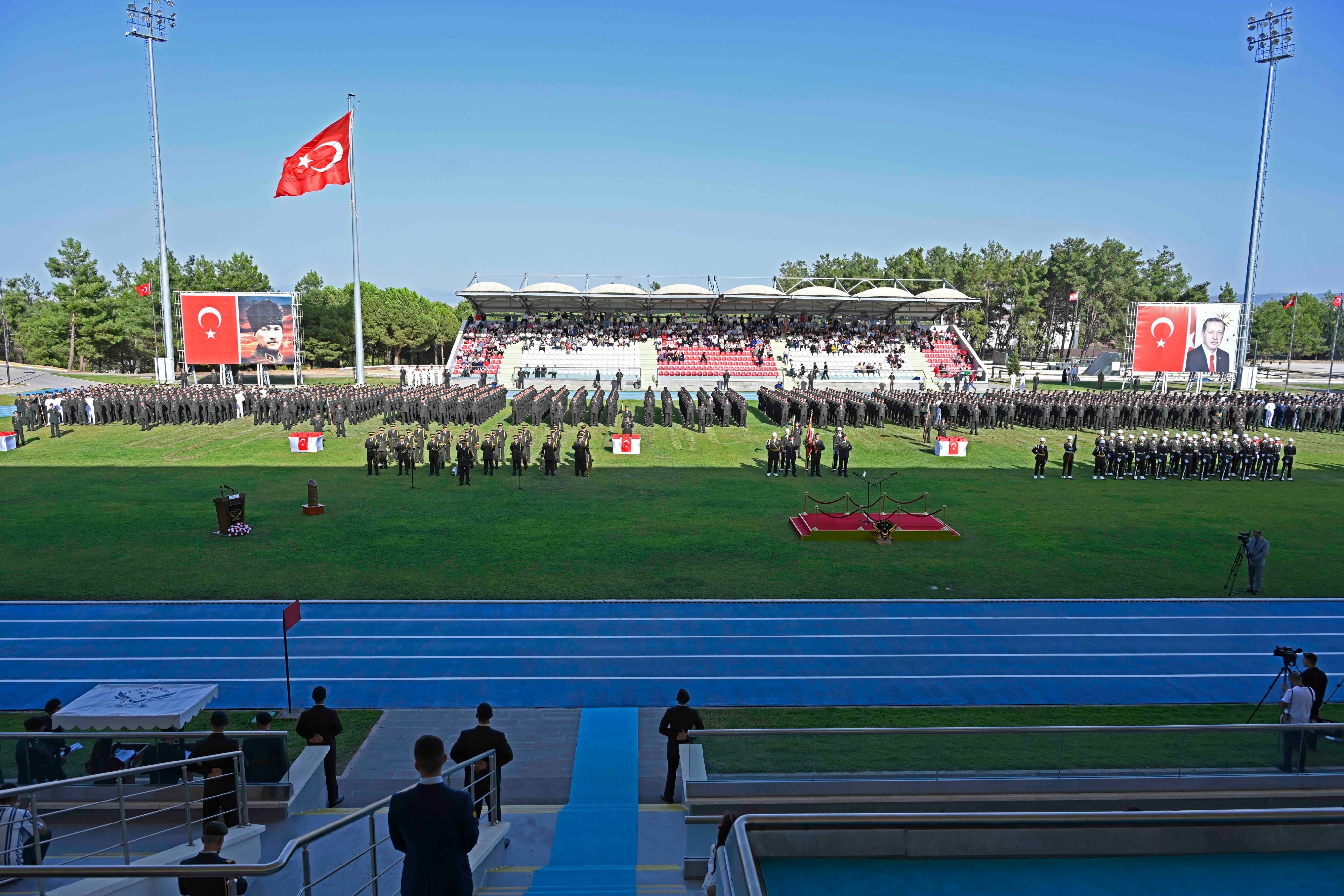 Astsubay meslek yüksekokulu diploma ve sancak devir-teslim töreni düzenlendi