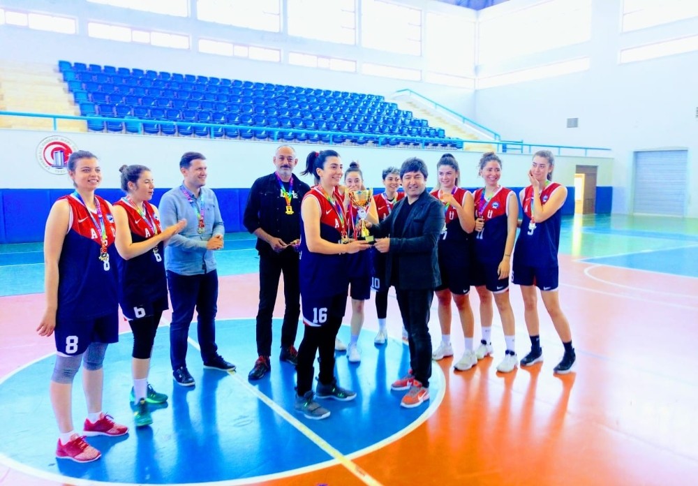 ASÜ Kadın Basketbol Takımı Süper Lig’e yükseldi 