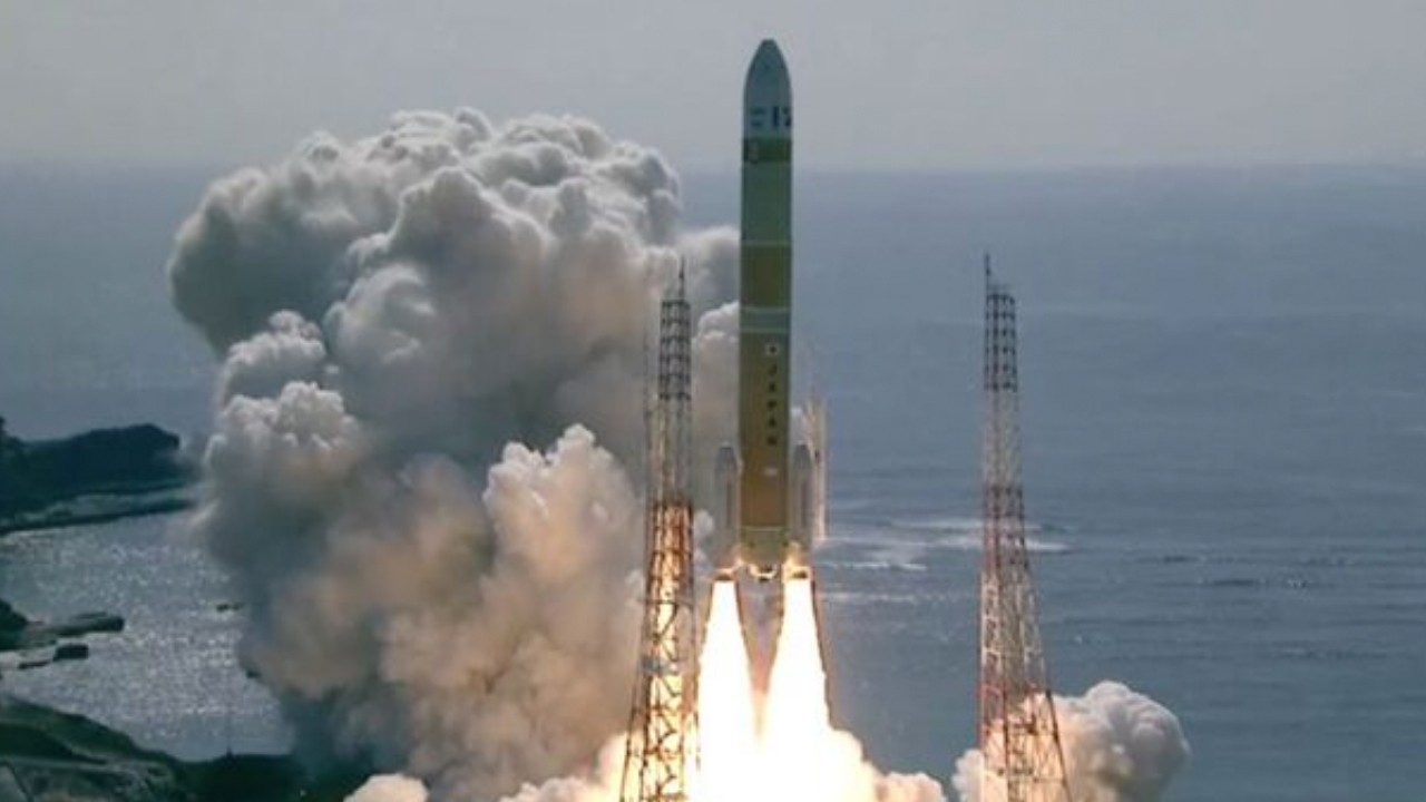 Asya ülkesi 'başardık' diyerek duyurdu: Yeni silahını dünyaya ilan etti... Dünya bu haberle çalkalanıyor!