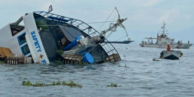 Asya ülkesi Filipinler’de iki gemi çarpıştı
