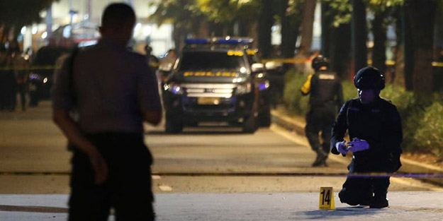 Asya ülkesinde patlatılan 2. Dünya Savaşı'ndan kalma mühimmat polisi yaraladı