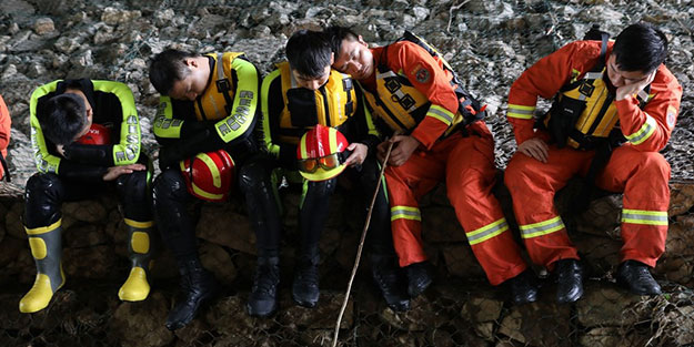 Asya ülkesinde sel felaketi! 7 ölü 4 kayıp