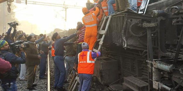 Asya ülkesinde tren kazası: Ölüler var!