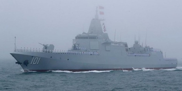 Asya'da neler oluyor?! Savaş gemisi ilk kez...