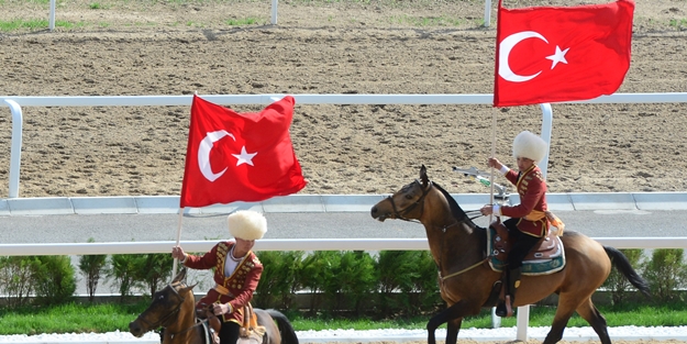 Türkmenistan'da at etkinliği düzenlendi