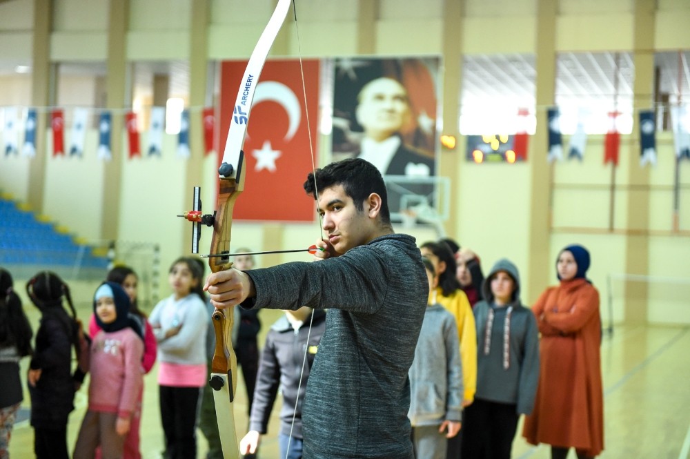 Ata sporuna yoğun ilgi 