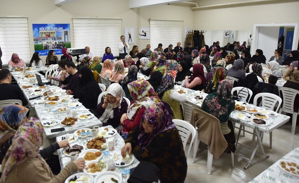 Ataç, Muttalipli kadınlar ile buluştu 