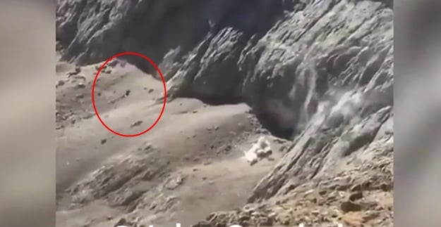 Atak helikopteri 4 PKK'lı haini böyle öldürdü - VİDEO