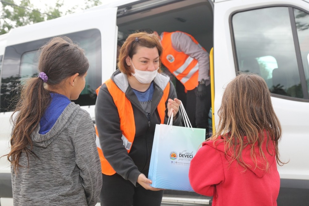 Atakum Belediyesi çocukların mutluluğuna köprü oldu 