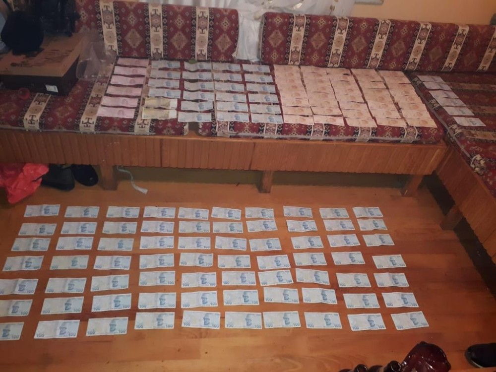 Ataşehir ve Beykoz’da polis uyuşturucu satıcılarını kıskıvrak yakaladı 