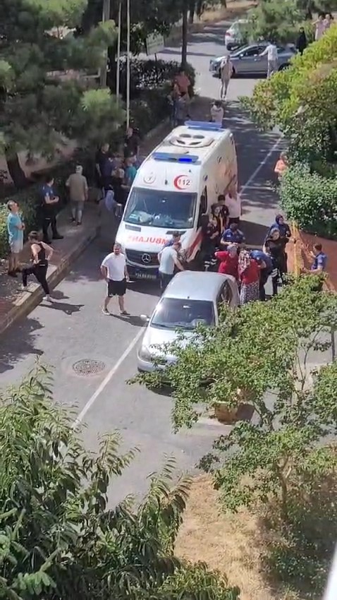Ataşehir'de 17 yaşındaki genç kız 8'inci kattan düşerek hayatını kaybetti