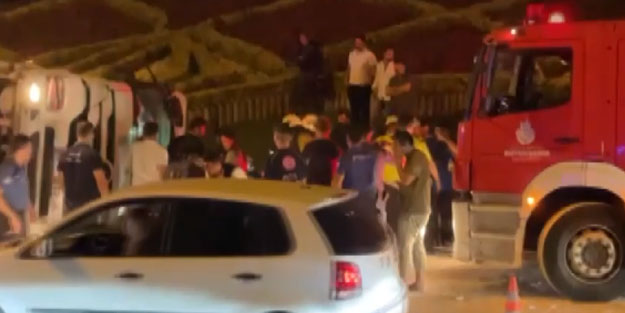 Ataşehir'de devrilen beton mikserinin sürücüsü ağır yaralandı