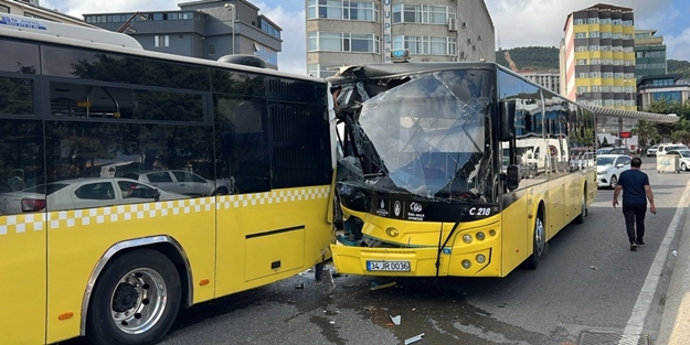 Ataşehir'de, İETT otobüsleri kaza yaptı
