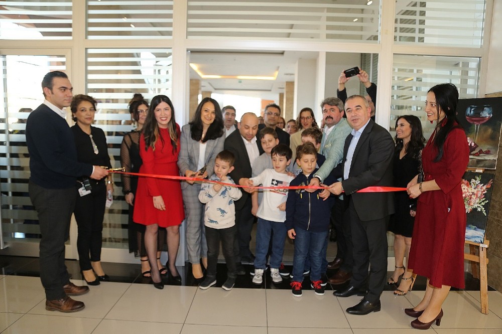 Ataşehir’de Kadınlar Günü’nde “Kadın hikayeleri” Sergisi açıldı 