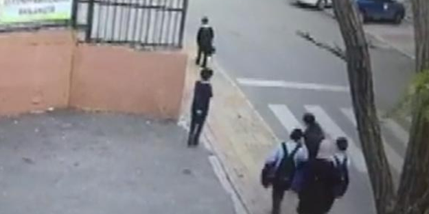 Ataşehir'de korkunç olay! Öğretmen öğrencilerin arasına daldı