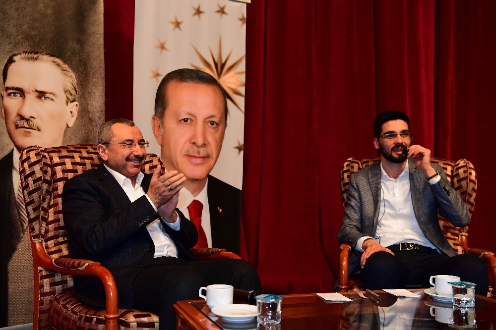 Ataşehirli gençler İsmail Erdem’i coşkuyla karşıladı 