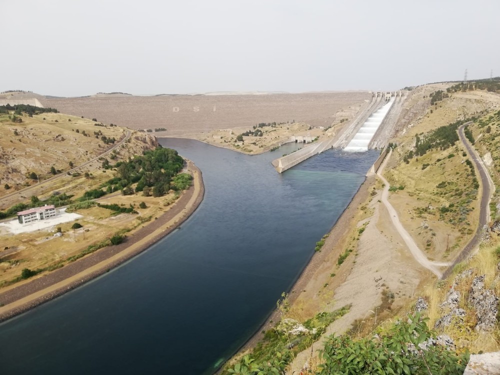 Atatürk Barajı’ndan 2019’da 3,3 milyar liralık enerji üretildi 