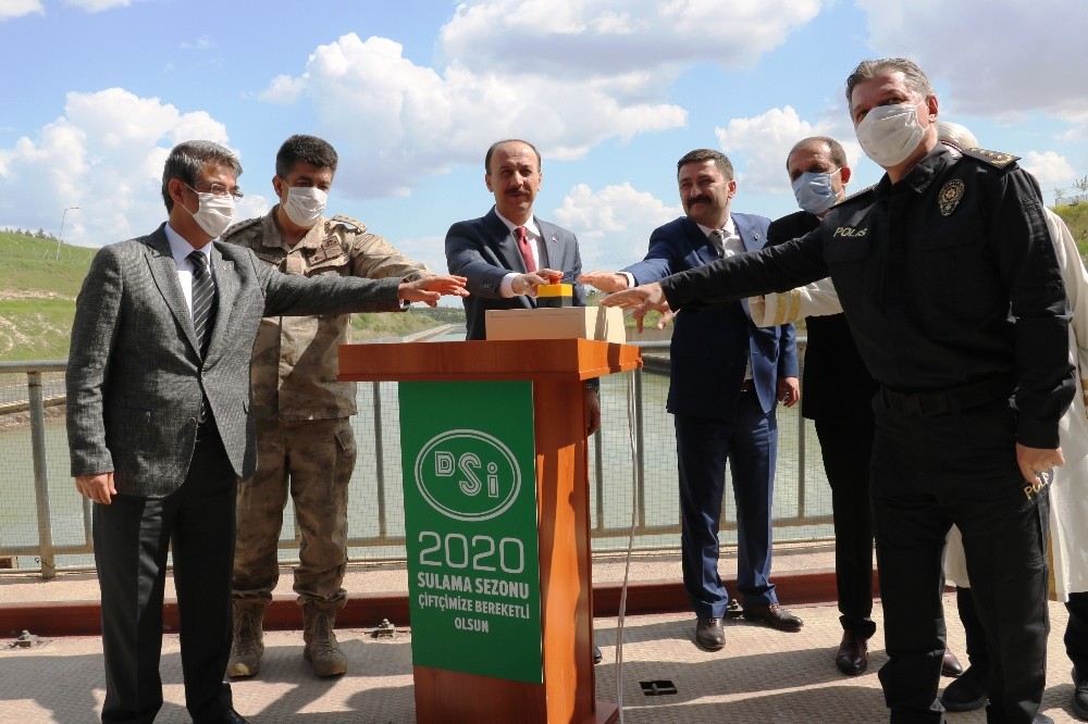 Atatürk Barajı’nın kapakları dualarla açıldı 