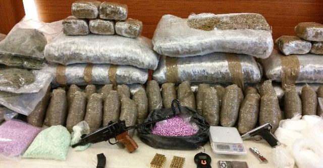 Havalimanında uyuşturucu operasyonu