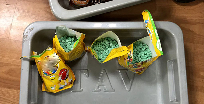 Atatürk Havalimanı'nda çikolata paketlerinde ecstasy hap ele geçirildi