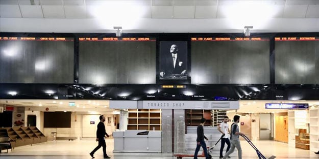 Atatürk Havalimanı'nda uçuş bilgi ekranları kapatıldı