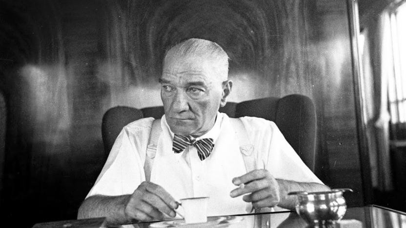 Atatürk, kalkan yapılıyor! Ülkemize diz çöktürmek isteyenlerin ateşine odun atmayı bırakın